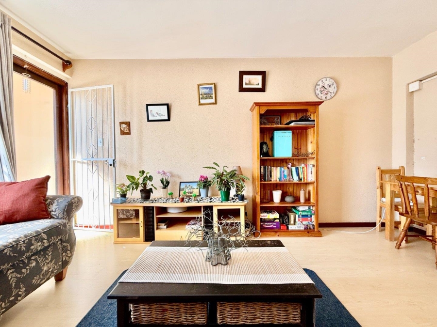 2 Bedroom Property for Sale in Harfield Village Western Cape